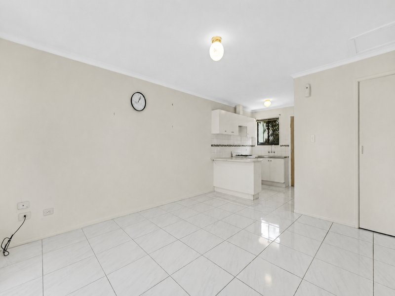 Photo - 4/23 Monash Road, Loganlea QLD 4131 - Image 3