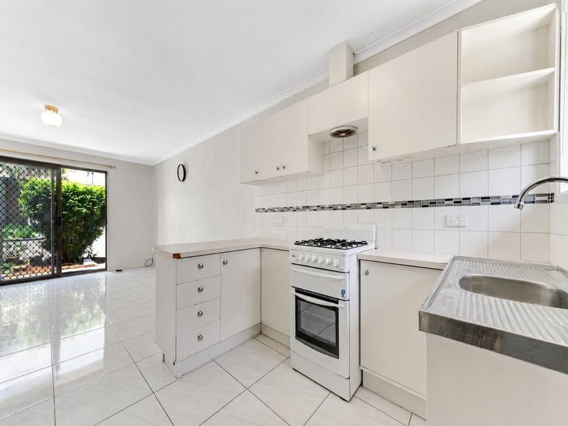 Photo - 4/23 Monash Road, Loganlea QLD 4131 - Image 4