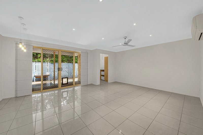 Photo - 4/23 Shaw Street, New Auckland QLD 4680 - Image 3