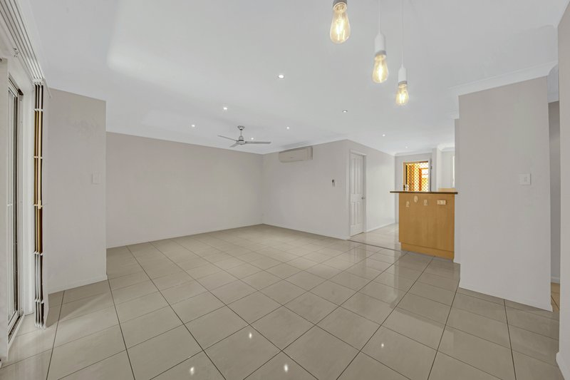 Photo - 4/23 Shaw Street, New Auckland QLD 4680 - Image 4