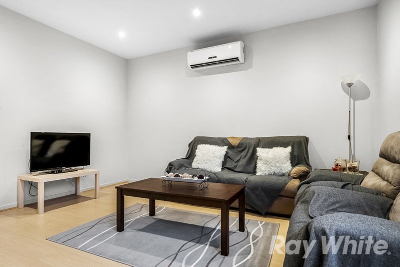 Photo - 4/23 Tennyson Avenue, Clayton South VIC 3169 - Image 5