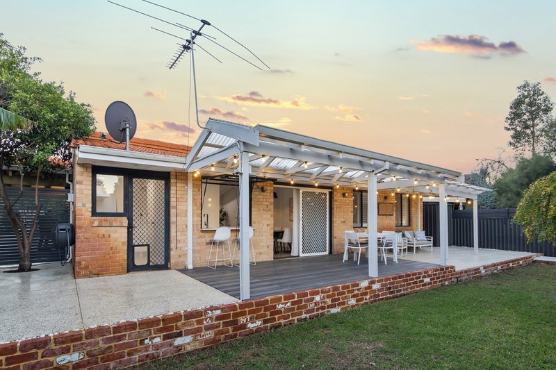 Photo - 4/23 Thurlow Avenue, Yokine WA 6060 - Image 2