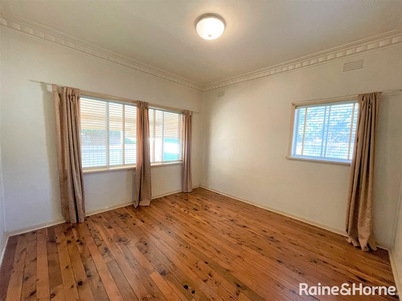 Photo - 4/23 Tucker Street, Turvey Park NSW 2650 - Image 6