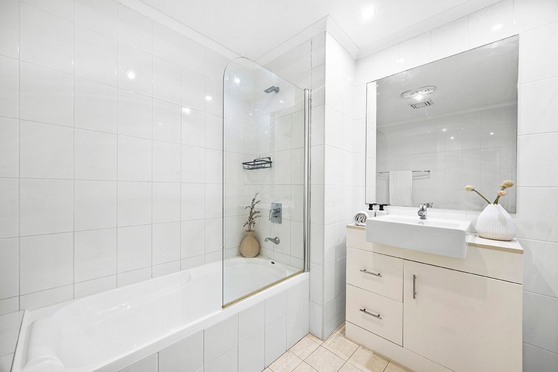 Photo - 4/230-234 Old South Head Road, Bellevue Hill NSW 2023 - Image 9