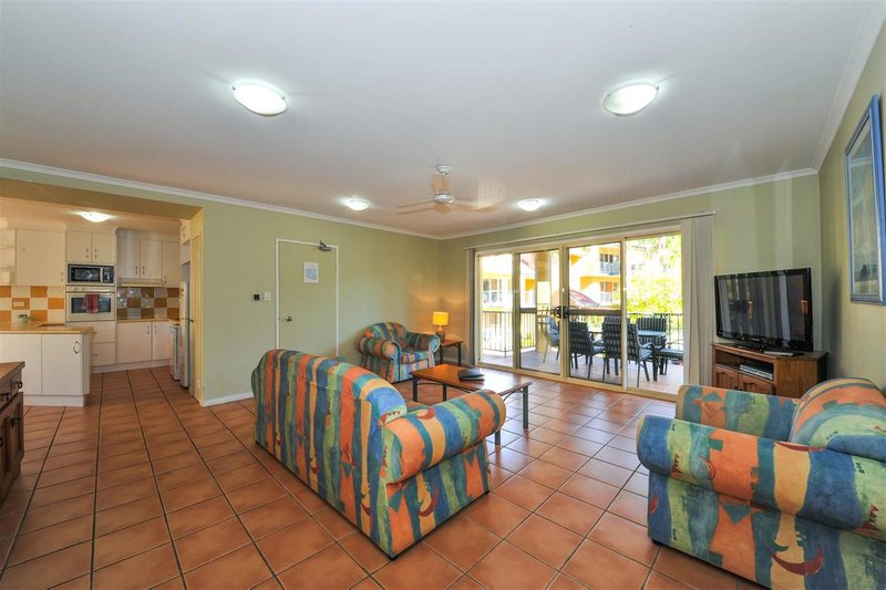 Photo - 4/24 Beach Road, Cannonvale QLD 4802 - Image 2