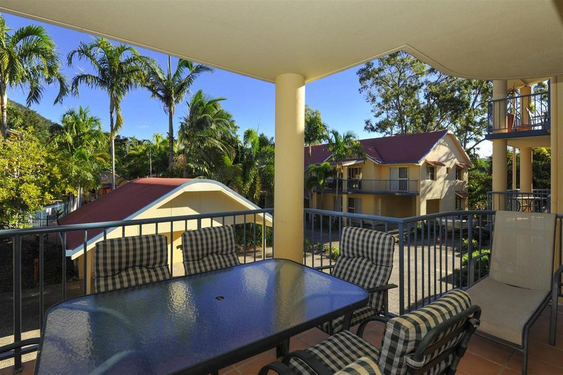 Photo - 4/24 Beach Road, Cannonvale QLD 4802 - Image 3