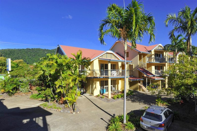 Photo - 4/24 Beach Road, Cannonvale QLD 4802 - Image 9