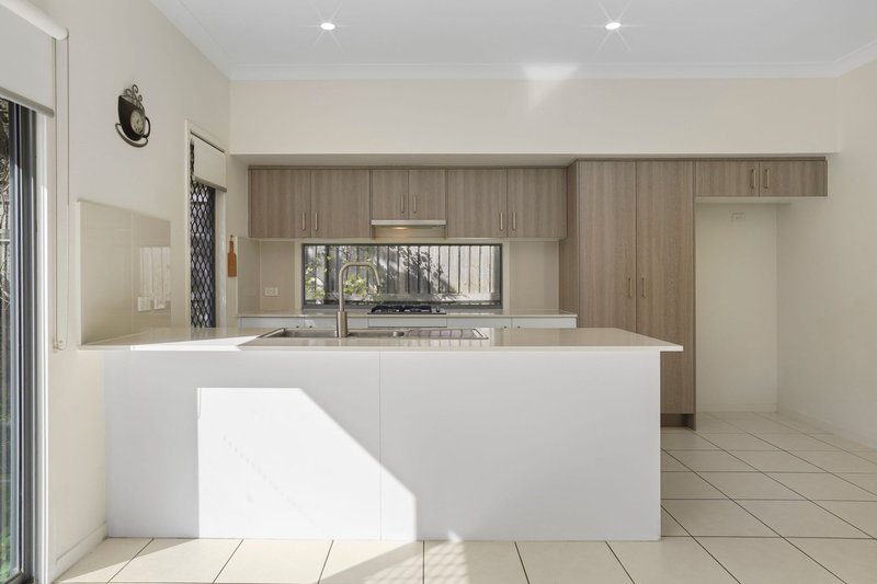 Photo - 4/24 Comer Street, Coopers Plains QLD 4108 - Image 3