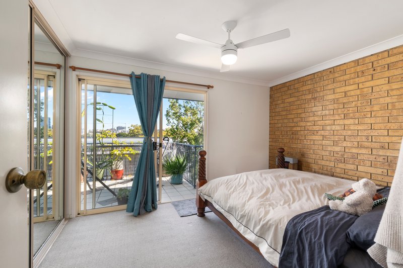 Photo - 4/24 Eighth Avenue, Coorparoo QLD 4151 - Image 8