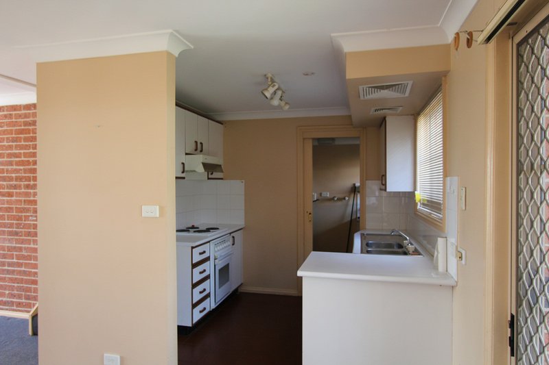 Photo - 4/24 Gunsynd Avenue, Casula NSW 2170 - Image 4