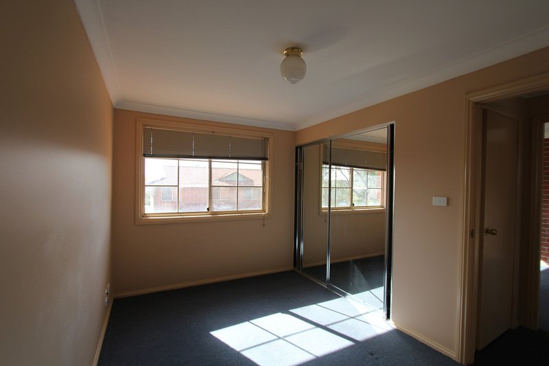 Photo - 4/24 Gunsynd Avenue, Casula NSW 2170 - Image 9