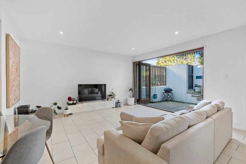 Photo - 4/24 Querrin Street, Yeronga QLD 4104 - Image 1