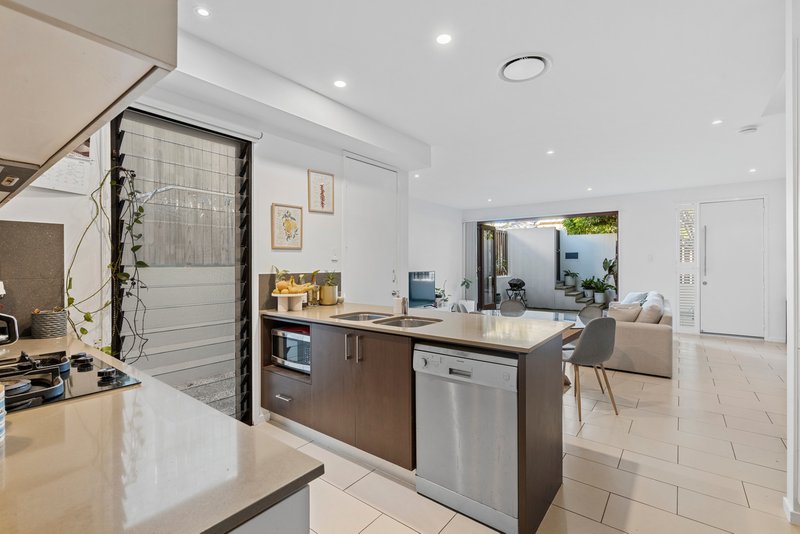 Photo - 4/24 Querrin Street, Yeronga QLD 4104 - Image 8
