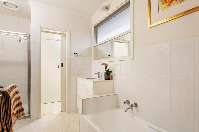 Photo - 4/24 St Johns Avenue, Mont Albert VIC 3127 - Image 7
