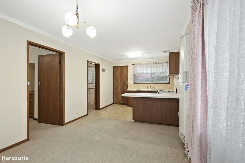 Photo - 4/243 York Street, Ballarat East VIC 3350 - Image 4