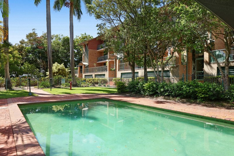 Photo - 42/45 Pohlman Street, Southport QLD 4215 - Image 16