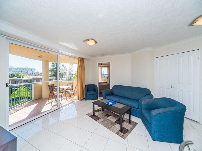 Photo - 42/484-488 Marine Parade, Biggera Waters QLD 4216 - Image 4