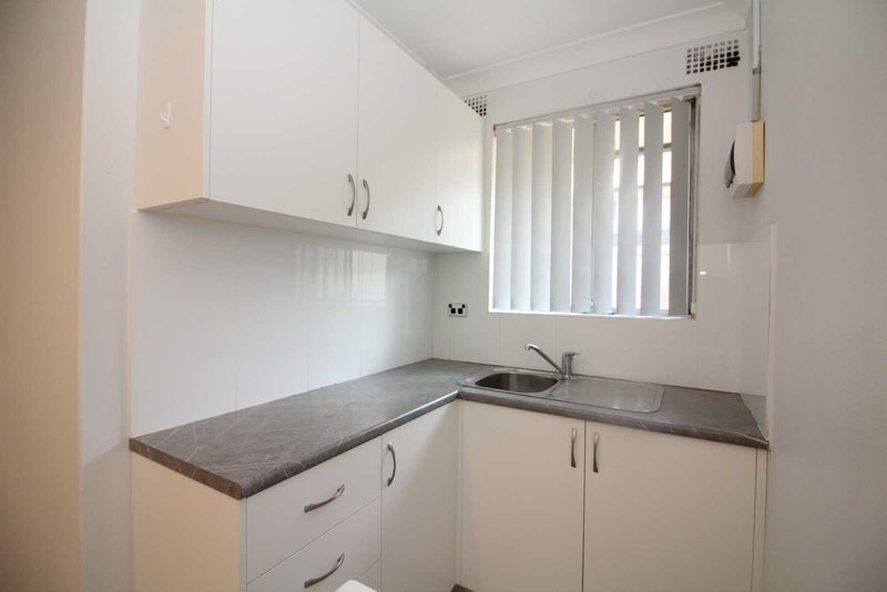 Photo - 4/25 Addlestone Road, Merrylands NSW 2160 - Image 2