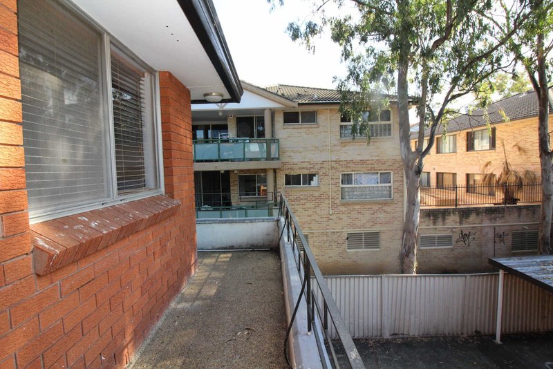 Photo - 4/25 Addlestone Road, Merrylands NSW 2160 - Image 6