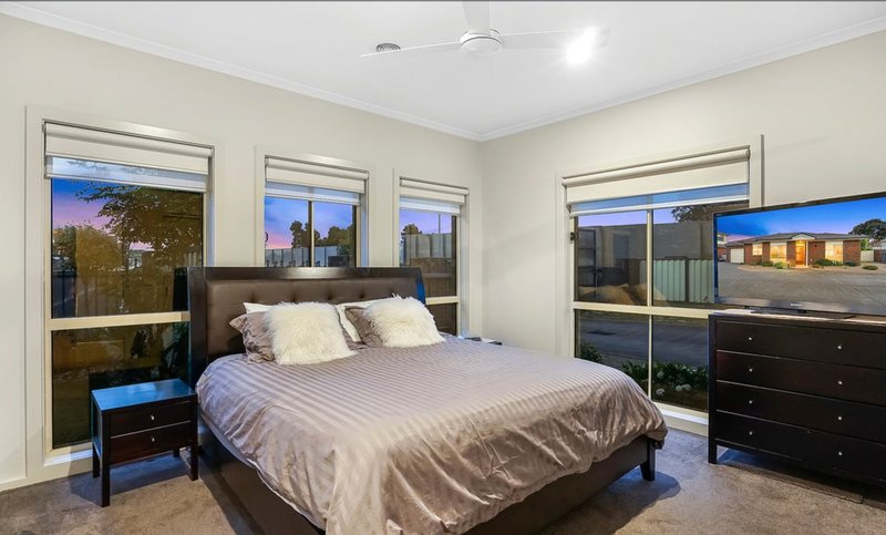 Photo - 4/25 Ailsa Street South, Altona Meadows VIC 3028 - Image 8