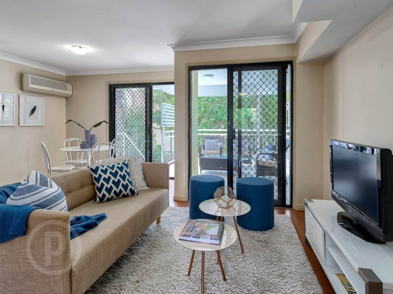 Photo - 4/25 Birdwood Street, Coorparoo QLD 4151 - Image 2