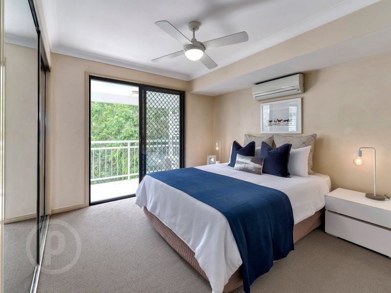 Photo - 4/25 Birdwood Street, Coorparoo QLD 4151 - Image 6