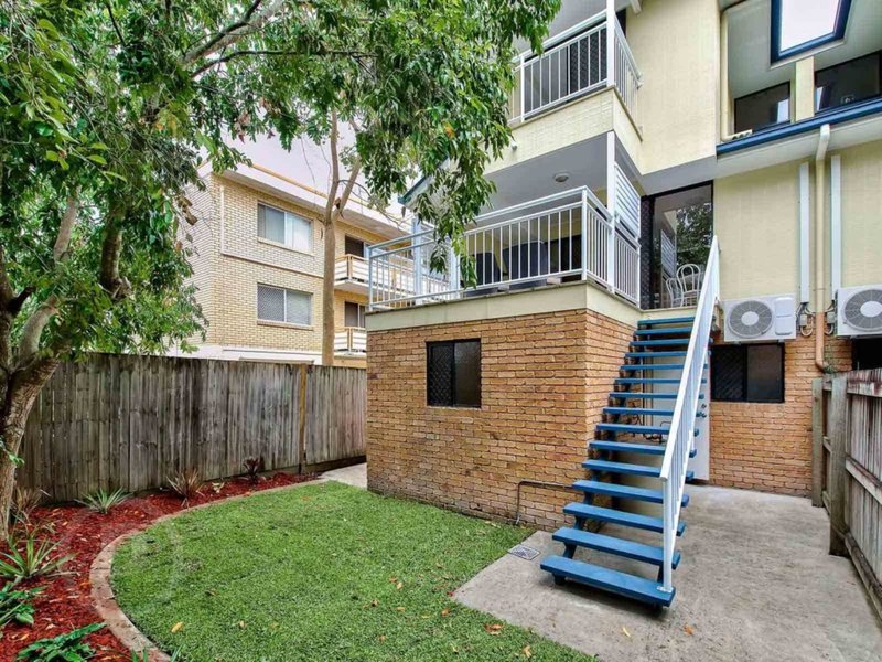 Photo - 4/25 Birdwood Street, Coorparoo QLD 4151 - Image 11