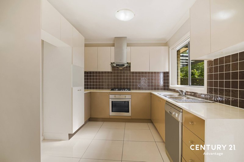 Photo - 4/25 Carinya Road, Girraween NSW 2145 - Image 3
