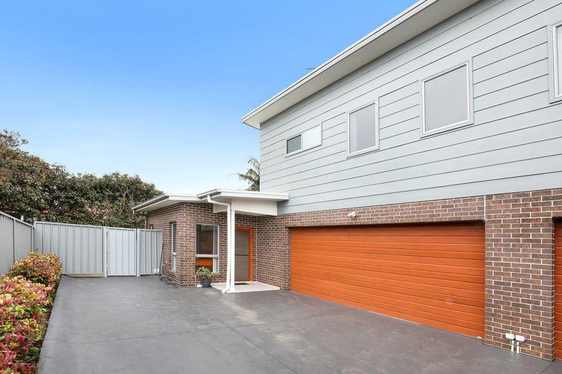Photo - 4/25 Devonshire Crescent, Oak Flats NSW 2529 - Image 1