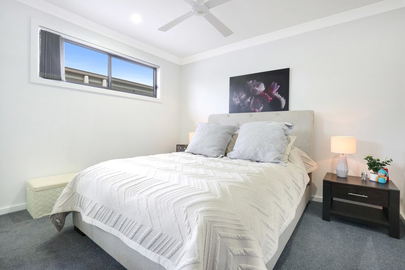 Photo - 4/25 Devonshire Crescent, Oak Flats NSW 2529 - Image 8
