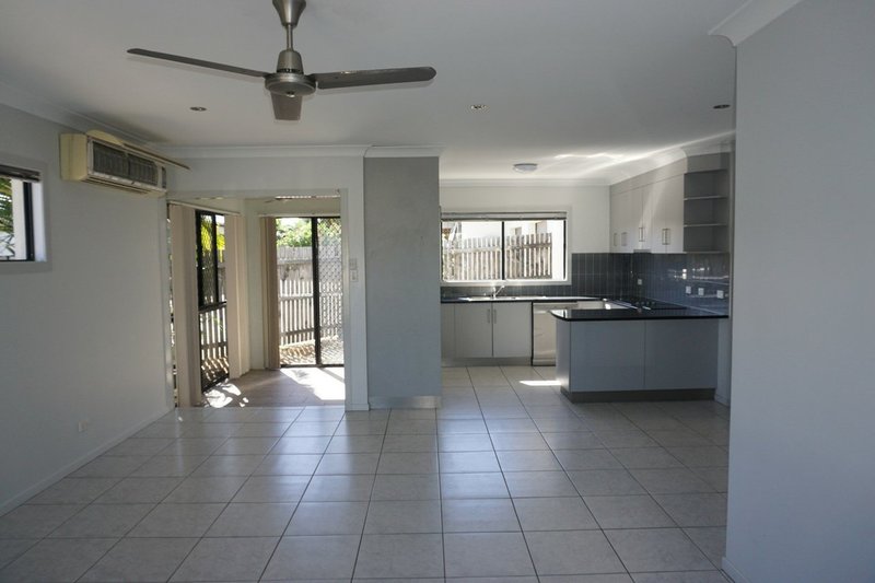 Photo - 4/25 Don Street, Bowen QLD 4805 - Image 4