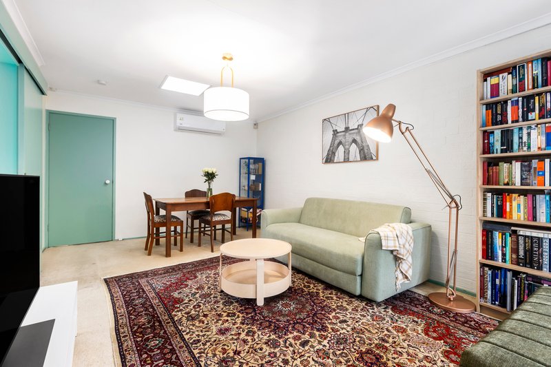 Photo - 4/25 Paddington Road, Hughesdale VIC 3166 - Image 3