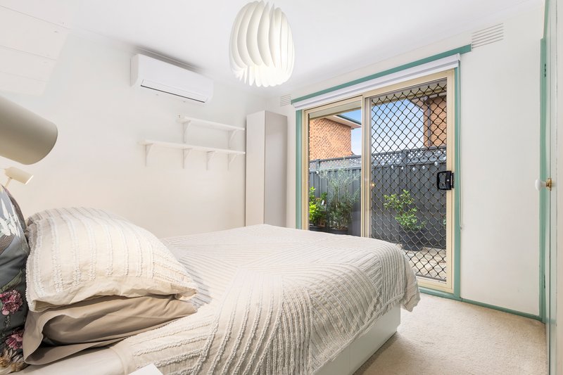 Photo - 4/25 Paddington Road, Hughesdale VIC 3166 - Image 5