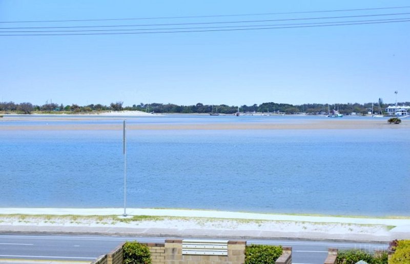 Photo - 4/250 Marine Parade, Labrador QLD 4215 - Image 16