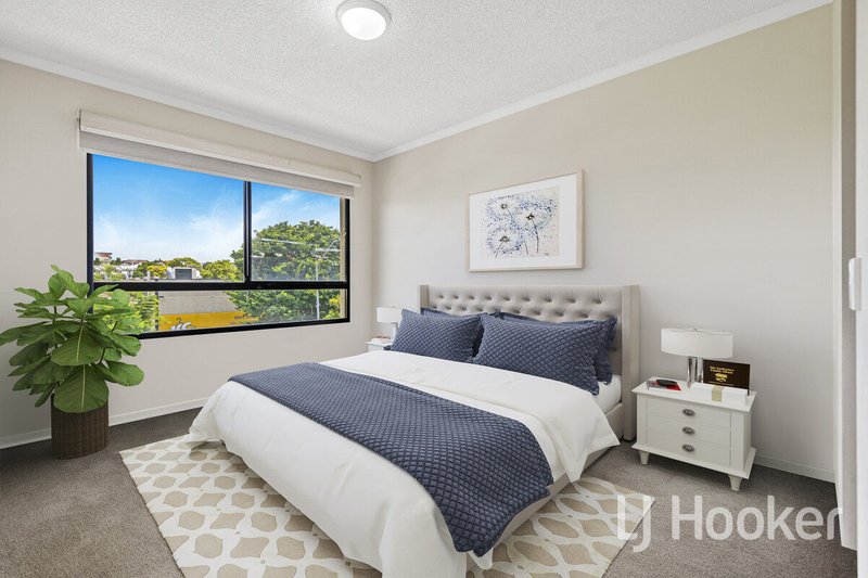 Photo - 42/55 Harries Road, Coorparoo QLD 4151 - Image 6