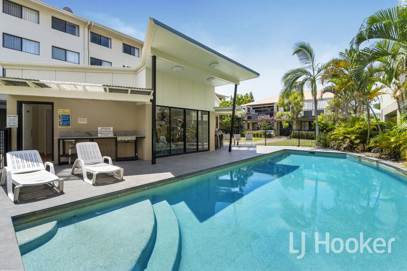 Photo - 42/55 Harries Road, Coorparoo QLD 4151 - Image 10