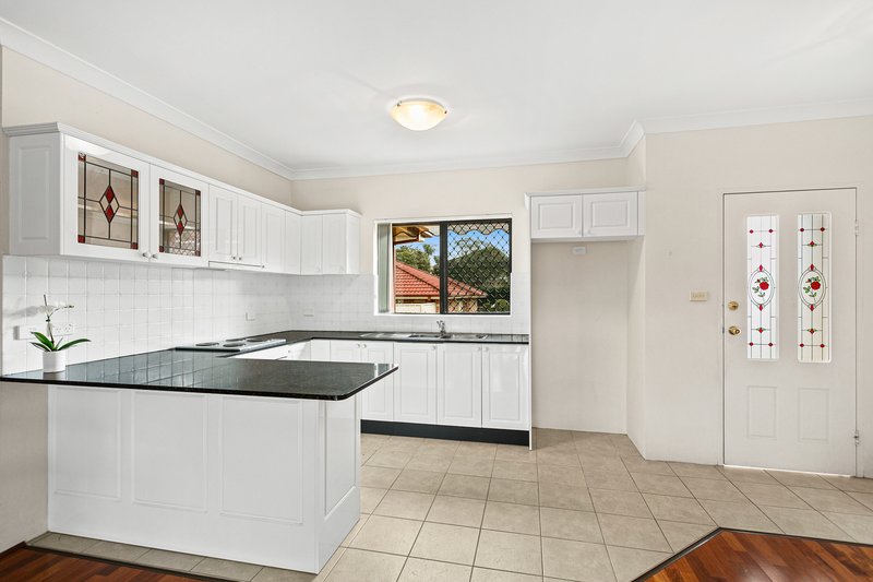 Photo - 4/26-26a Wattle Street, Peakhurst NSW 2210 - Image 5