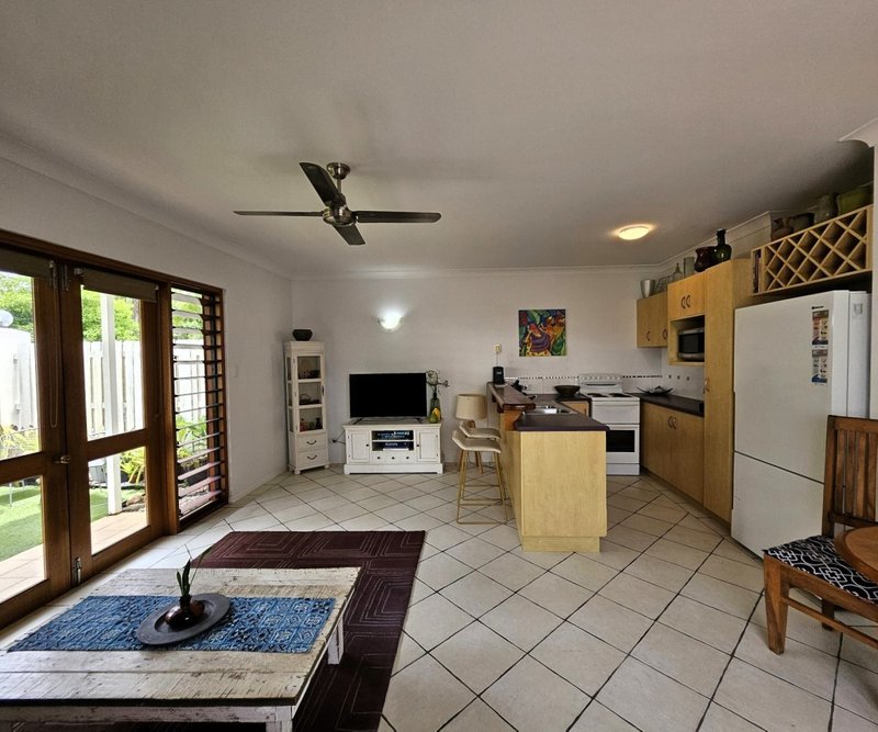 Photo - 4/26-28 Oliva Street, Palm Cove QLD 4879 - Image 4