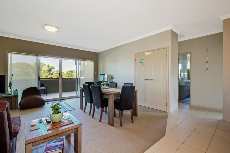 Photo - 4/26-30 Sydney Street, Redcliffe QLD 4020 - Image 5