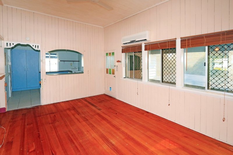 Photo - 426 Campbell Street, Depot Hill QLD 4700 - Image 10