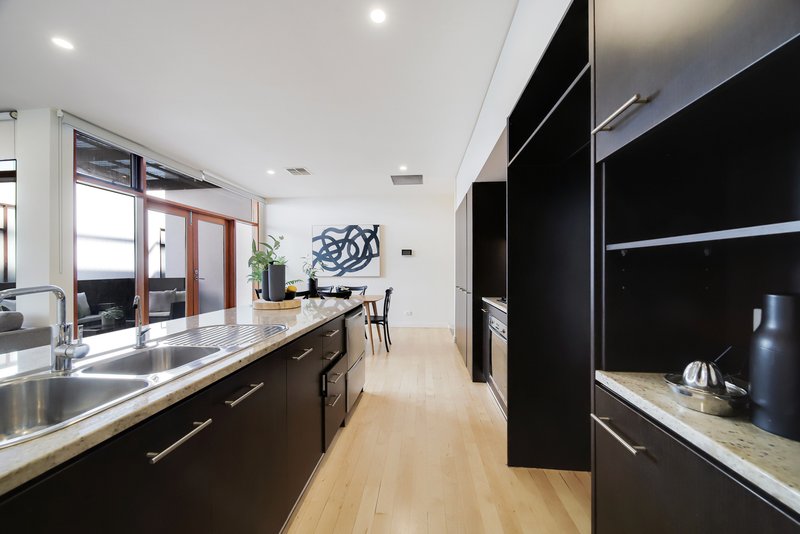 Photo - 4/26 Gilles Street, Adelaide SA 5000 - Image 4