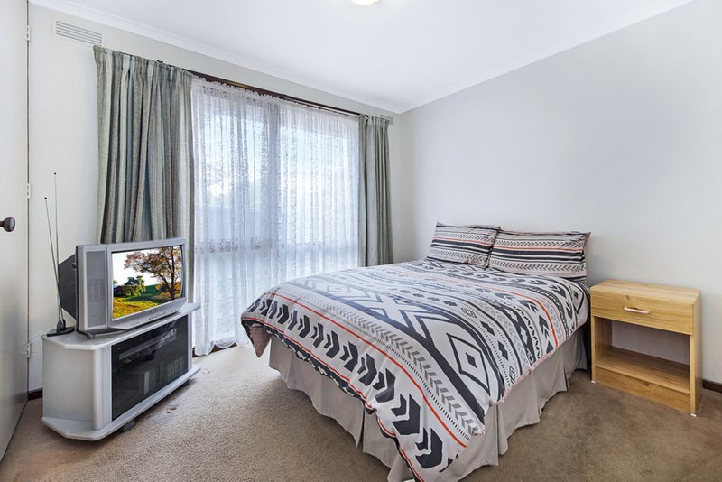 Photo - 4/26 Jonathan Avenue, Burwood East VIC 3151 - Image 7