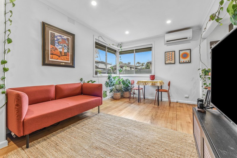 Photo - 4/26 Lasiandra Avenue, Forest Hill VIC 3131 - Image 2