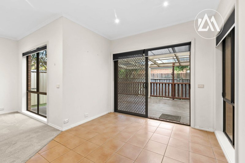 Photo - 4/26 Pepperbush Crescent, Langwarrin VIC 3910 - Image 11