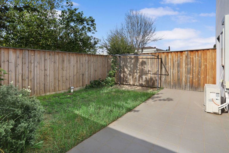 Photo - 4/26 Rosebery Road, Guildford NSW 2161 - Image 4