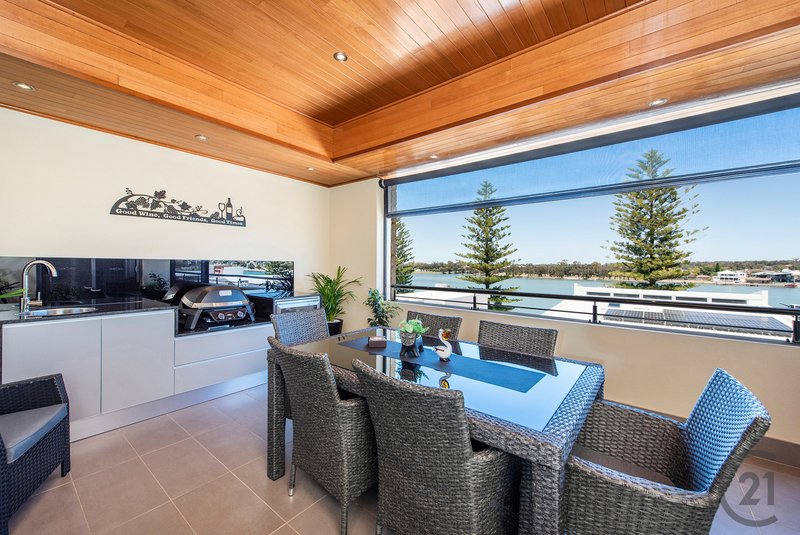 Photo - 4/26 Vivaldi Drive, Mandurah WA 6210 - Image 3