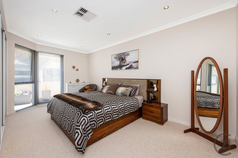 Photo - 4/26 Vivaldi Drive, Mandurah WA 6210 - Image 7