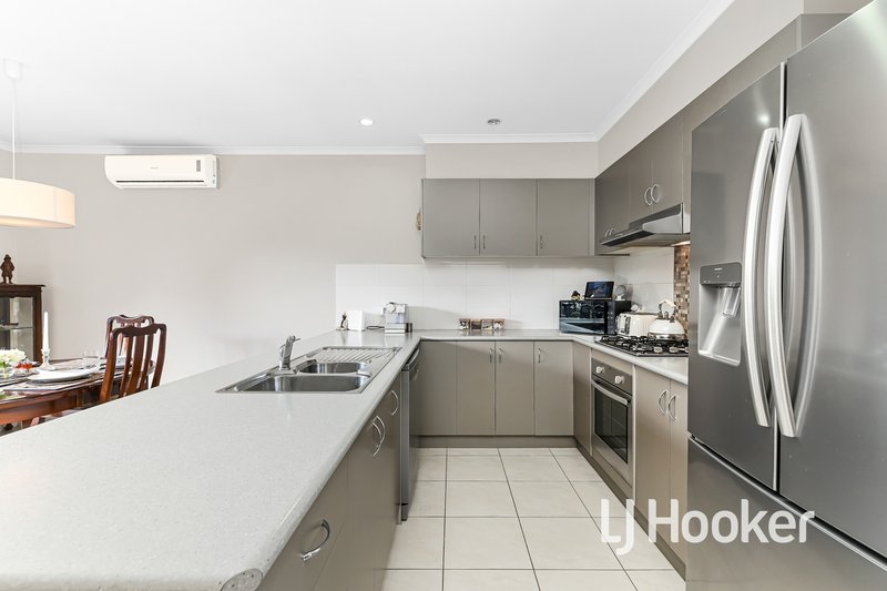 Photo - 4/27-29 Rogers Street, Pakenham VIC 3810 - Image 5