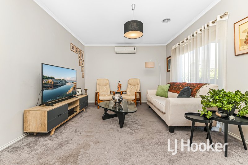 Photo - 4/27-29 Rogers Street, Pakenham VIC 3810 - Image 6