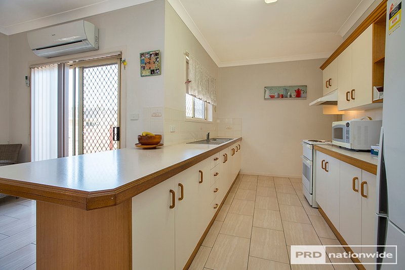 Photo - 4/27-31 Carthage Street, Tamworth NSW 2340 - Image 7